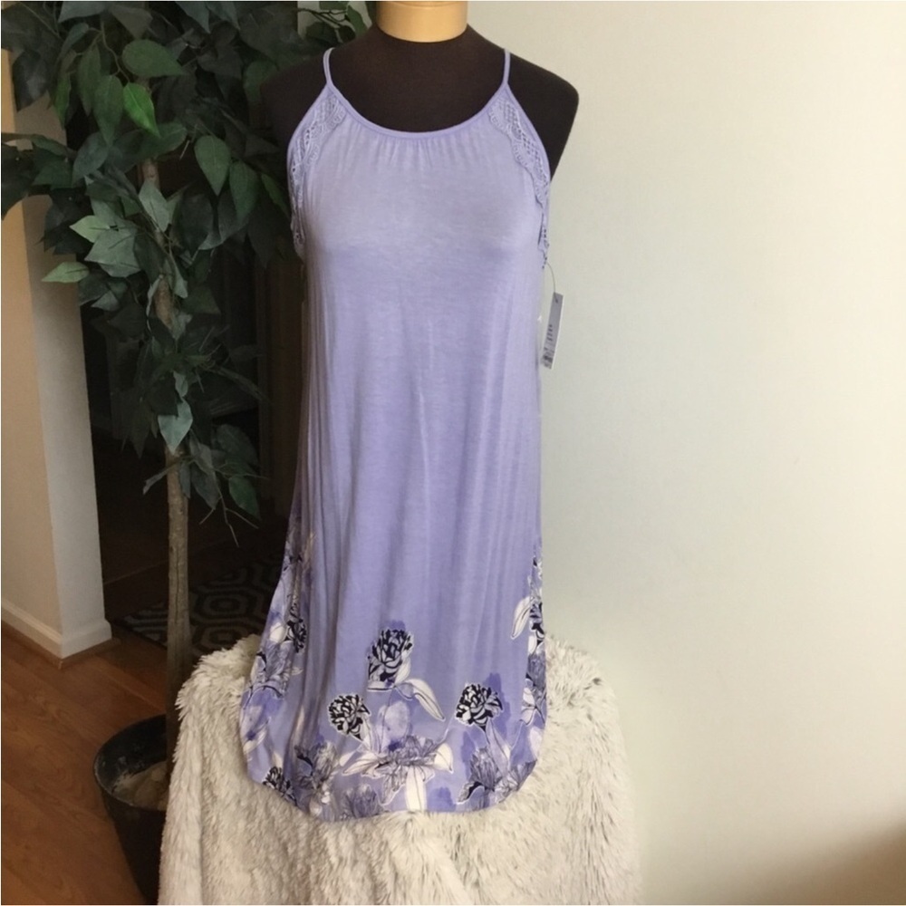 Apt 9 floral chemise Woman’s size Medium shirred design with lace trim